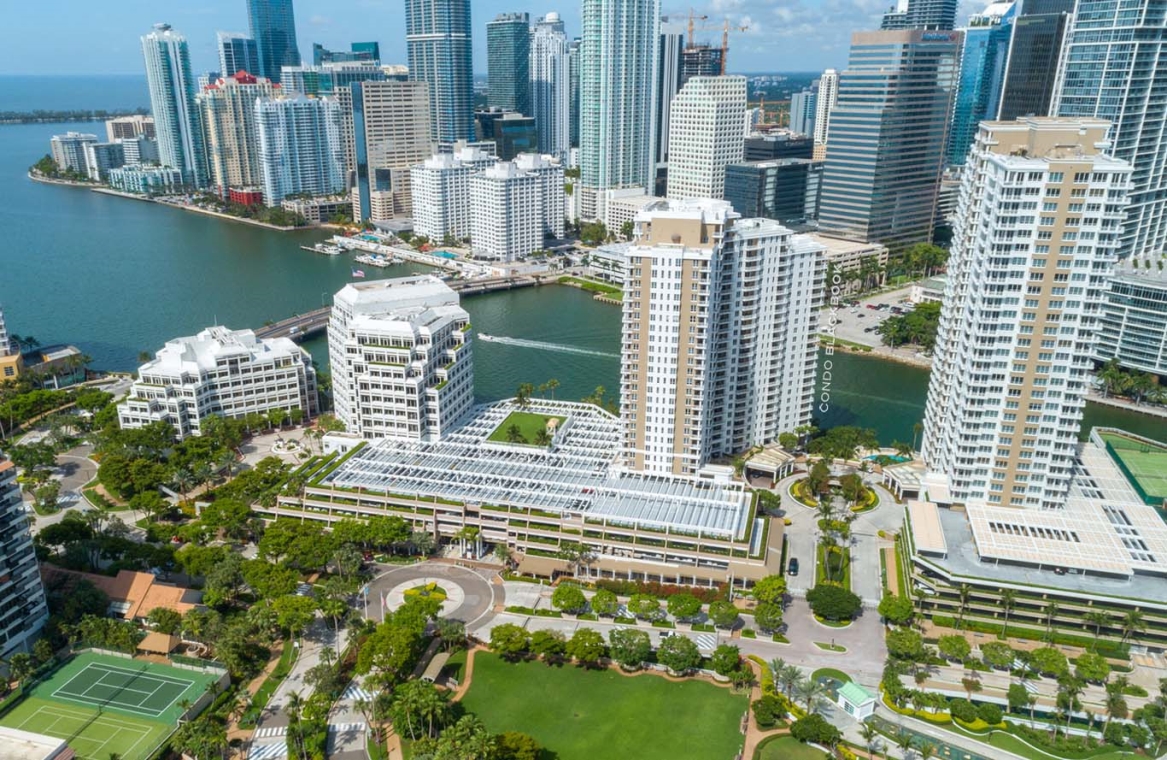 Courvoisier Courts, 701 Brickell Key Blvd Courvoisier Courts Img2