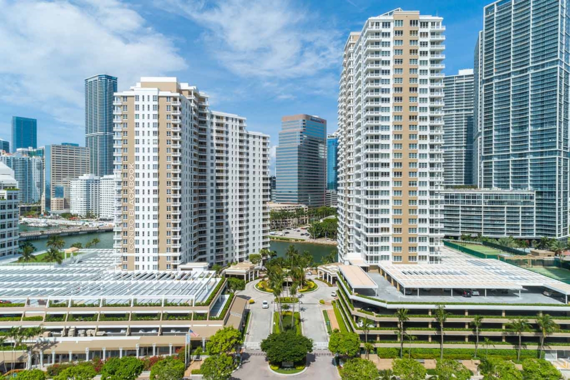 Courvoisier Courts, 701 Brickell Key Blvd Courvoisier Courts Img3