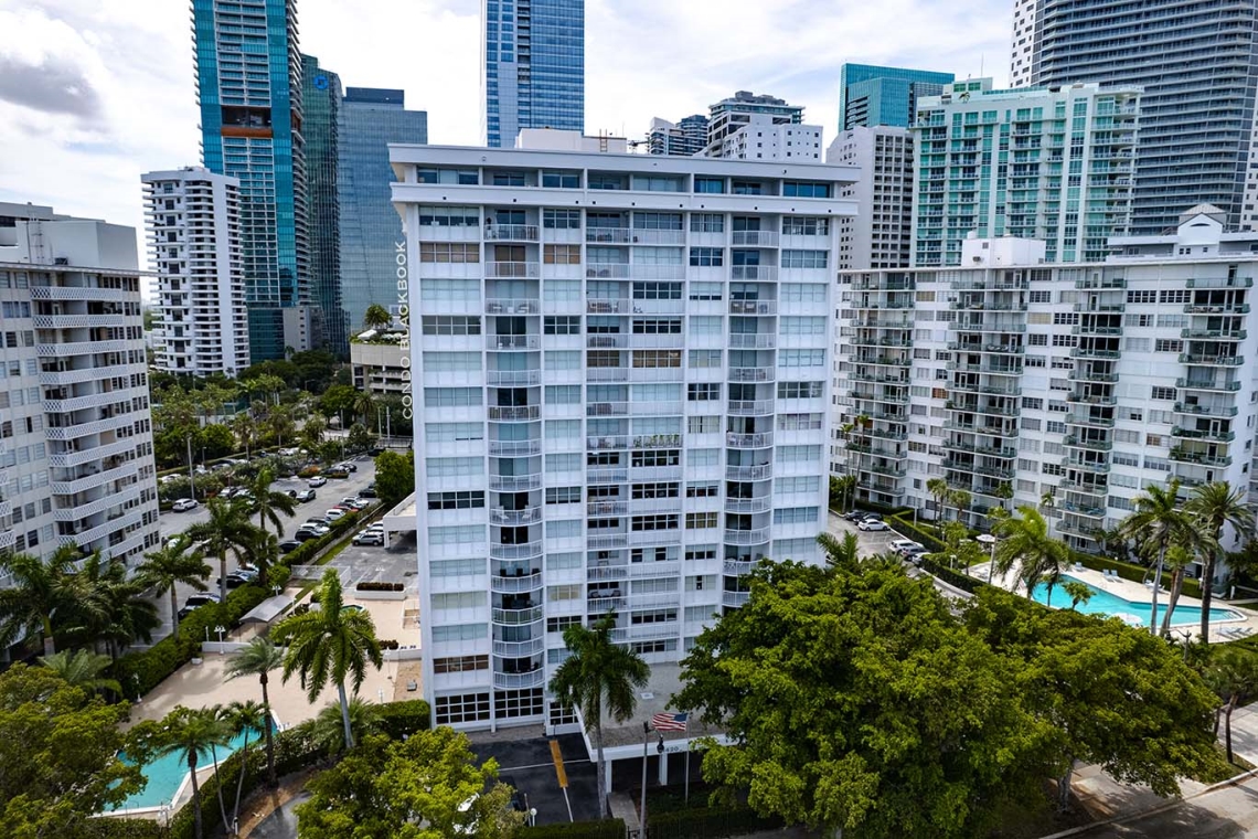 Bayshore Place, 1420 S Bayshore Drive Bayshore Place Img1