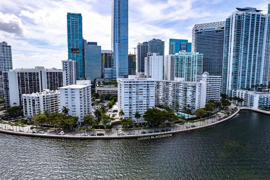 Bayshore Place, 1420 S Bayshore Drive Bayshore Place Img2