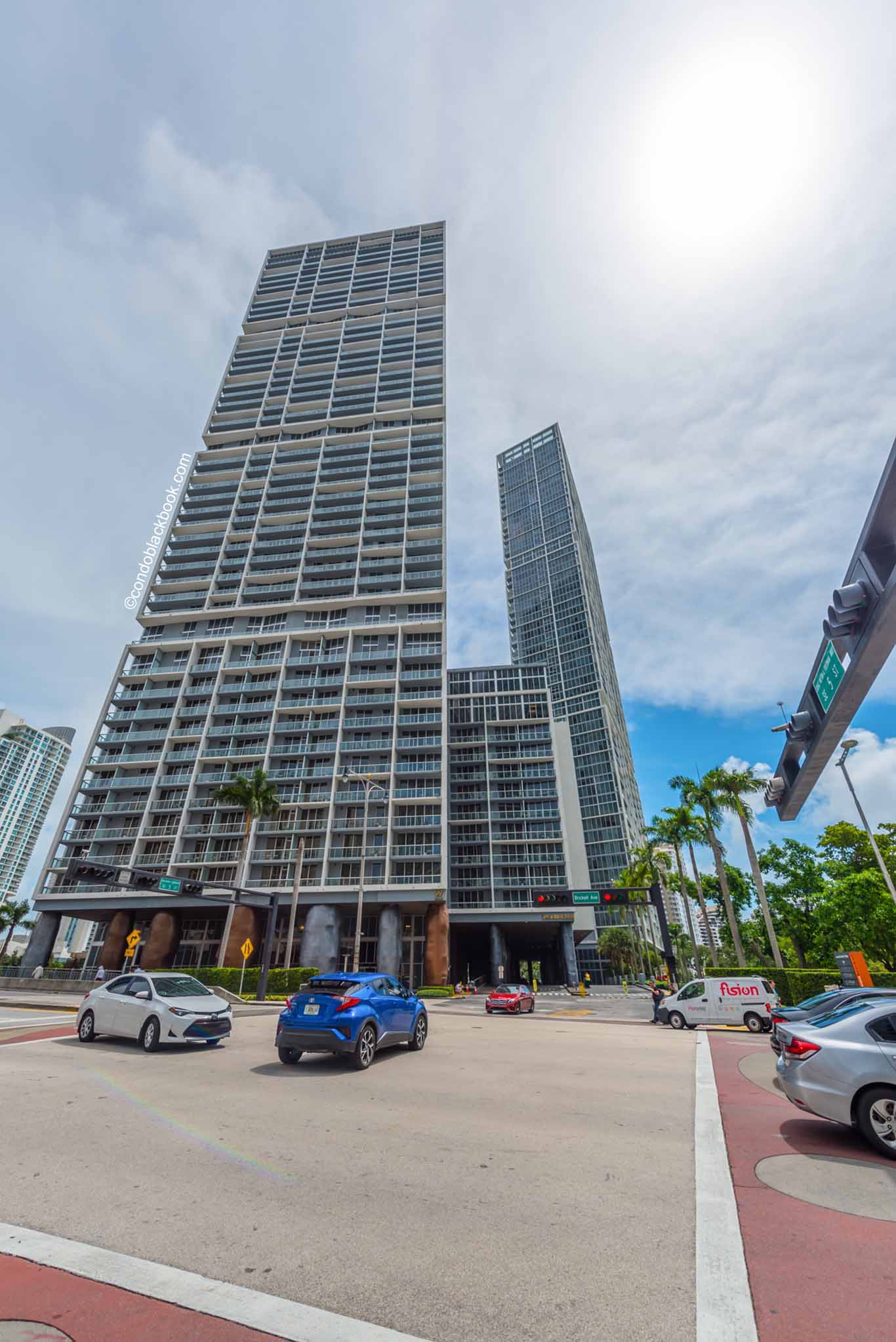 Icon Brickell III (W Miami) Img1