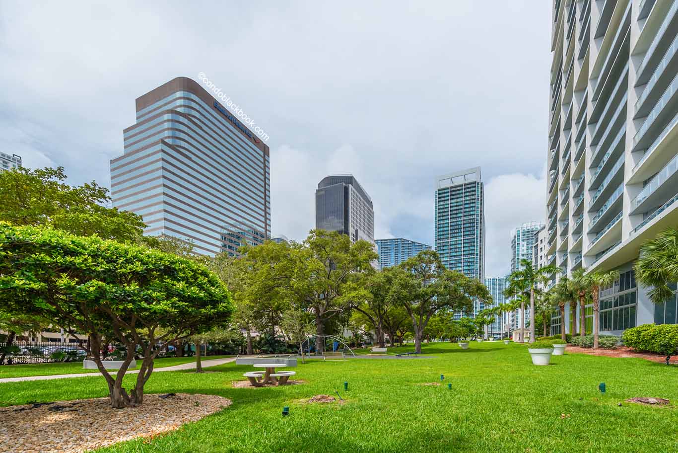 Icon Brickell III (W Miami) Img5