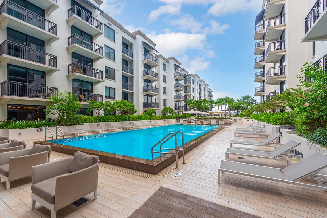 Merrick Manor, 301 Altara Avenue Merrick Manor Img11