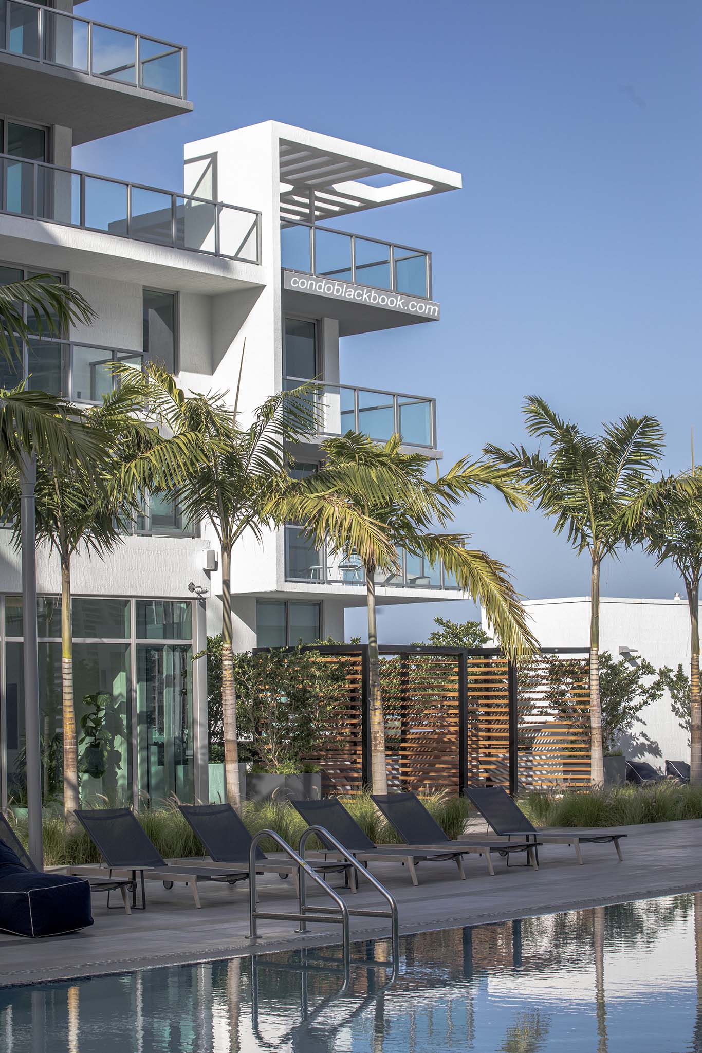 Quadro Miami For Rent