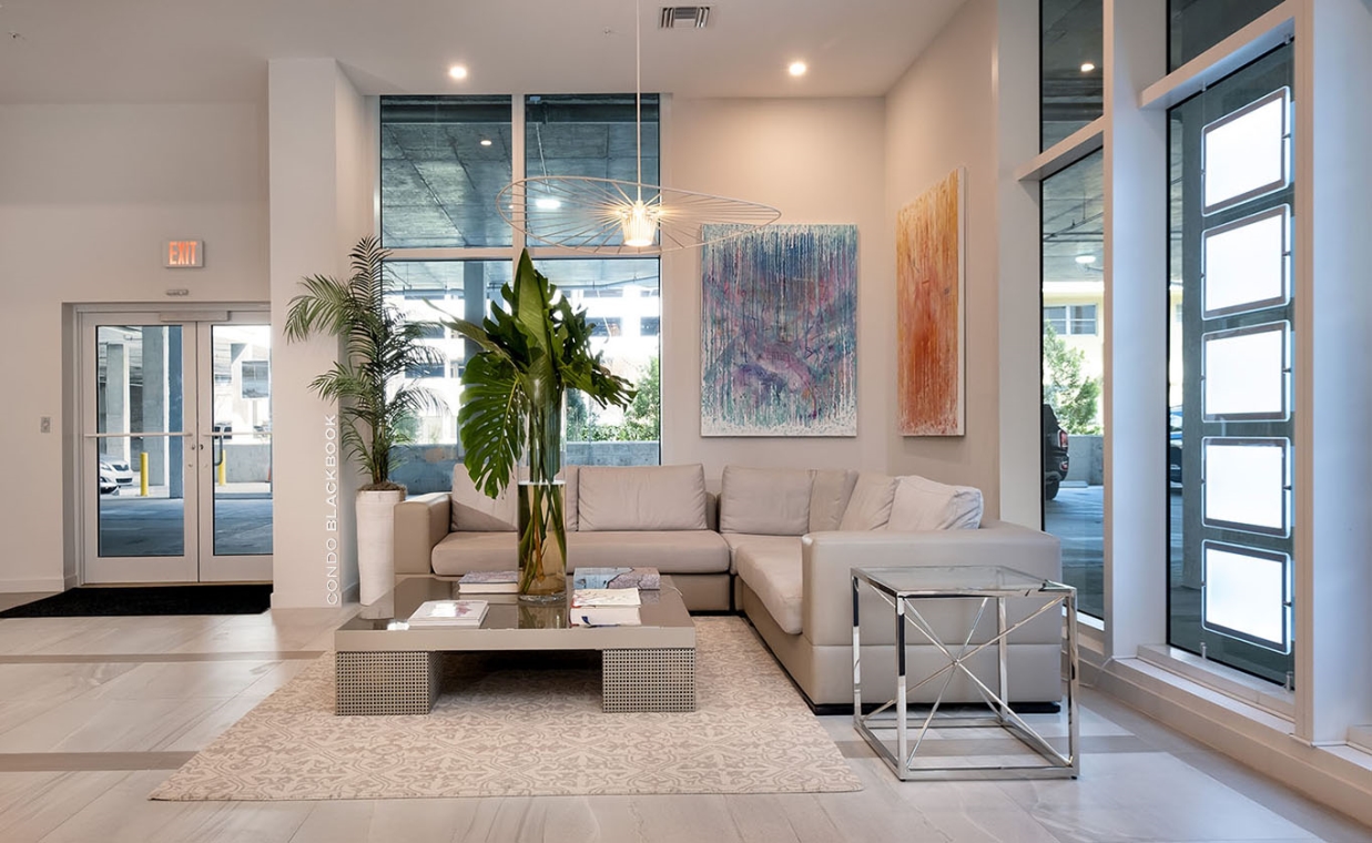 Hollywood East Apartments, 2165 Van Buren St Hollywood East Apartments Img4