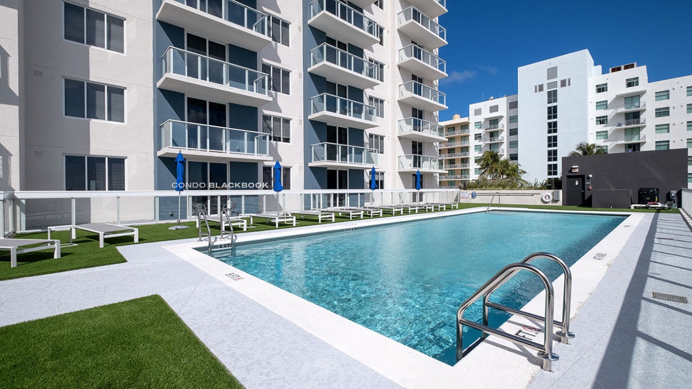 Hollywood East Apartments, 2165 Van Buren St Hollywood East Apartments Img12