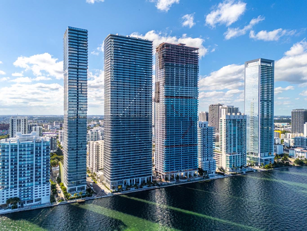 Aria Reserve South Tower, 700 NE 24th Street Aria Reserve South Tower Img1