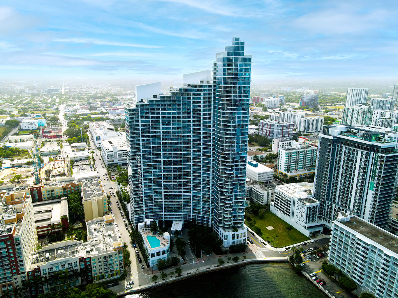 Paramount Bay Condos for Sale and Rent in Edgewater Miami