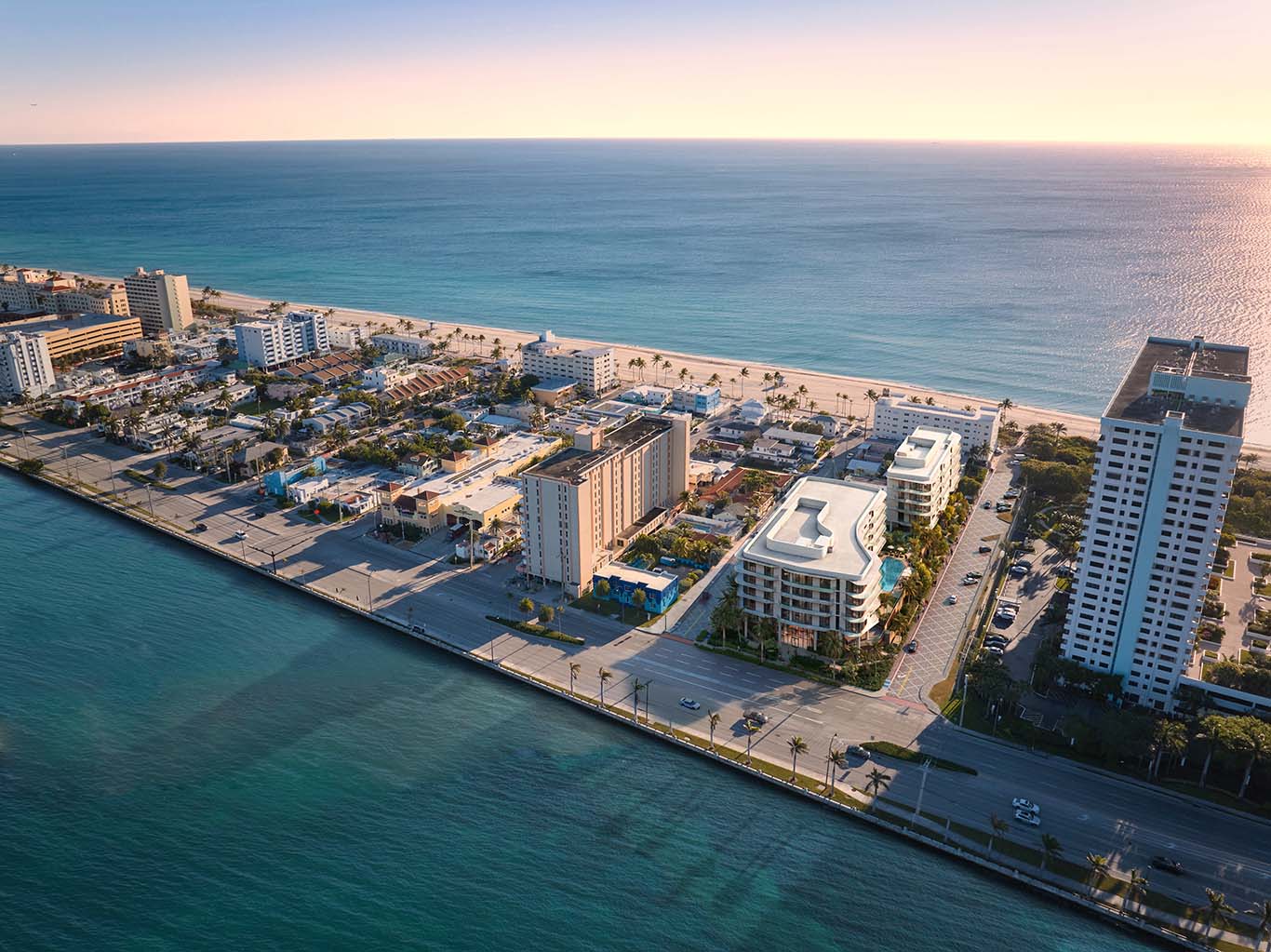 The Hollywood Moon Img3