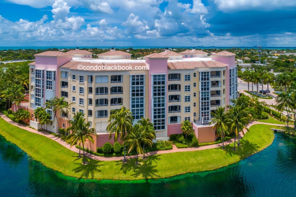 Ocean Club - Lake Villa One, 721-727 Crandon Blvd Ocean Club - Lake Villa One Img1