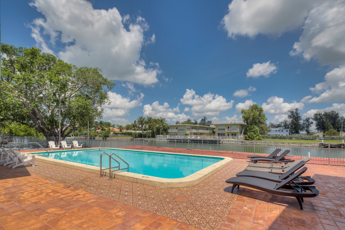 Marseilles Deco Img6