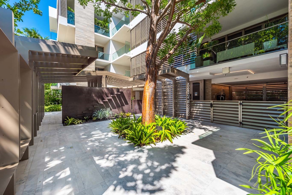 Louver House, 311 Meridian Avenue Louver House Img8