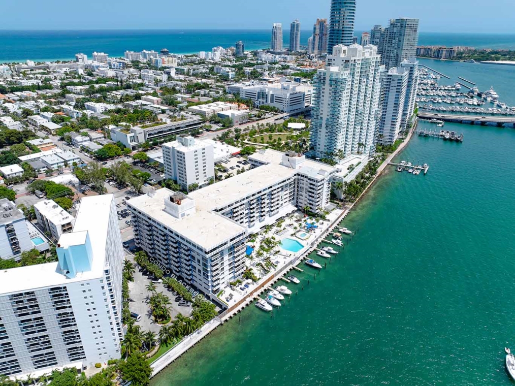 South Bay Club, 800 West Avenue South Bay Club Img2