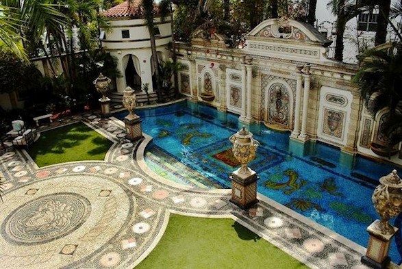 書 CASA VERSACE: LIVING WITH ART 書 CASA VERSACE: LIVING WITH ART Inside The Villa Casa