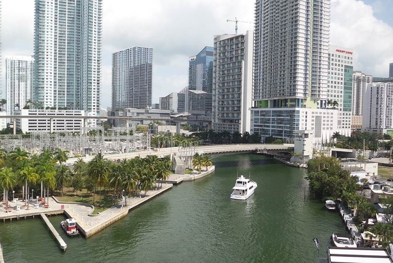 When is the Right Time to Buy a Miami Condo? 3 Key Factors to Consider