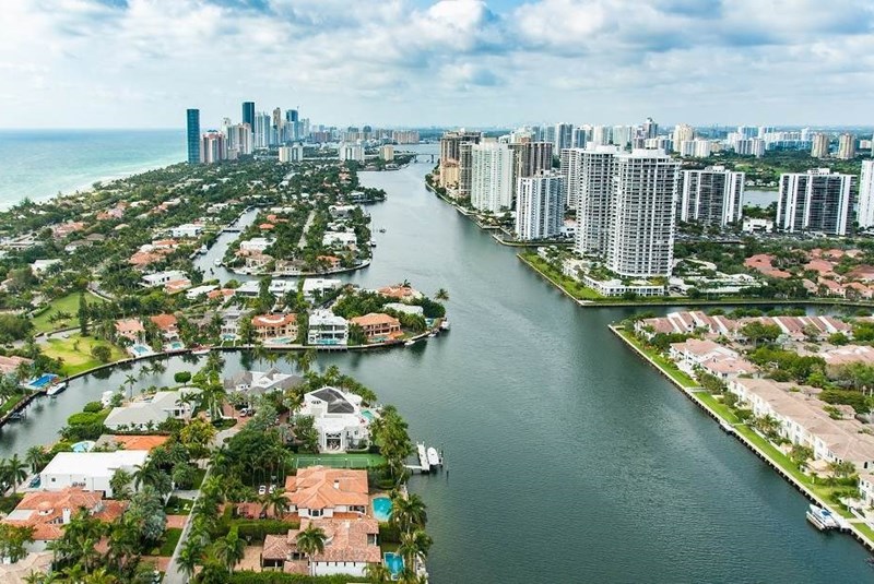 Miami Real Estate Forecast: Sunny Sales with a Chance of Noshing