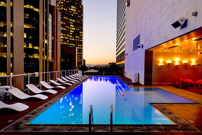 Communal area - rooftop pool