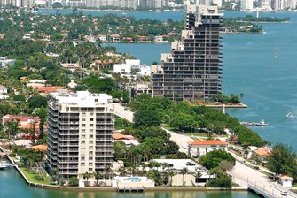 The Most Luxurious Condo Buildings in Venetian Islands