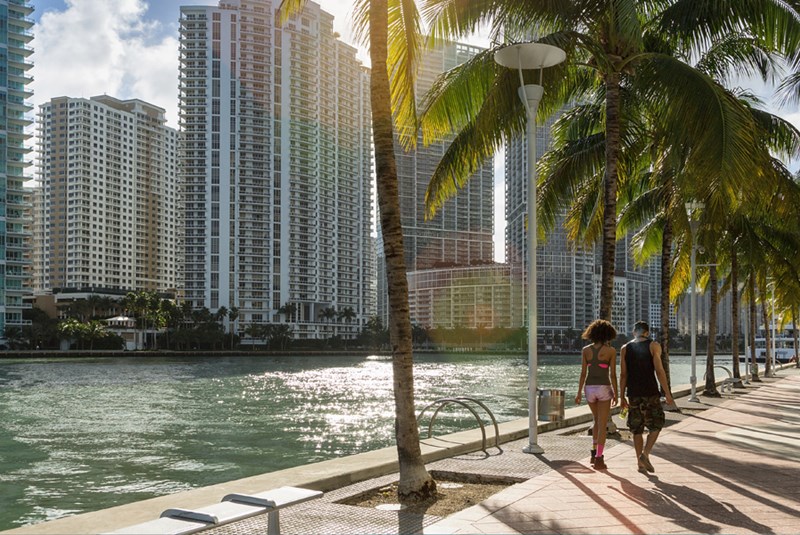Miami Neighborhood Comparison: Edgewater vs Downtown Miami