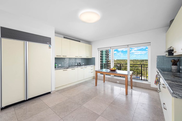 Palm Bay 9E UES Penthouse - Kitchen