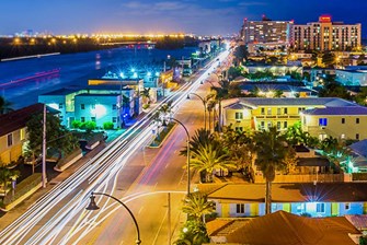 Miami Beach Area Neighborhood Comparison: Sunny Isles Beach vs Hollywood