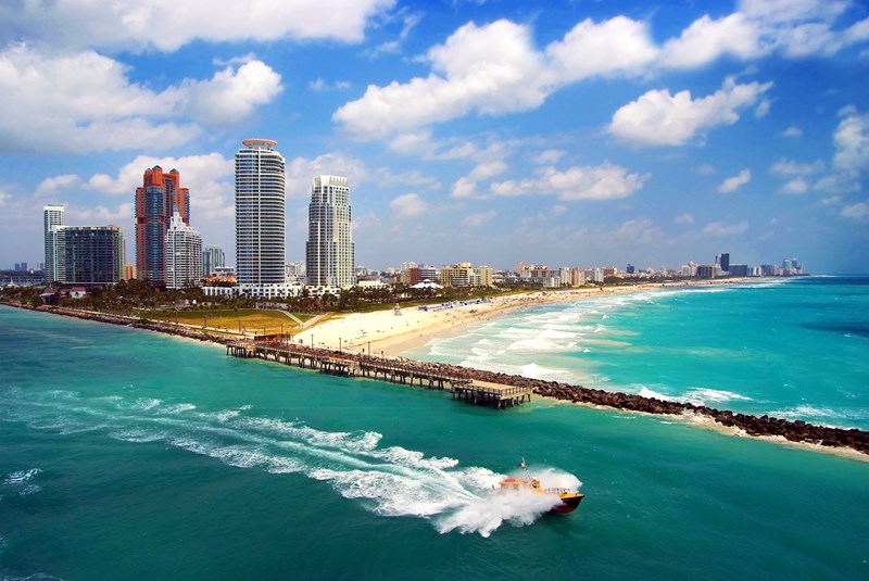 Comparing Miami & Miami Beach’s Most Popular Neighborhoods: Edgewater vs South of Fifth | CondoBlackBook Blog Comparing Miami & Miami Beach’s Most Popular Neighborhoods: Edgewater vs South of Fifth | CondoBlackBook Blog