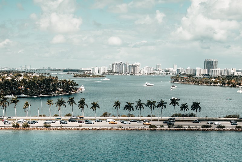 Q4 2022 & Annual Miami Beach Luxury Condo Market Report & Stats