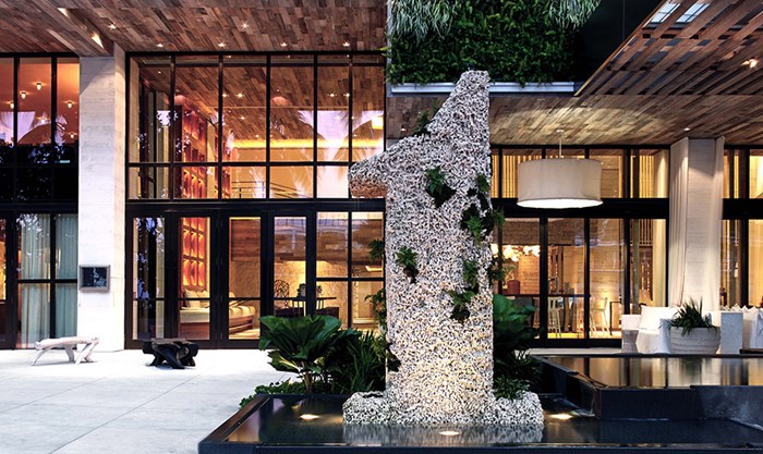 1 Hotel & Homes Exterior