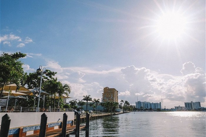 Shuckers Waterfront Bar & Grill