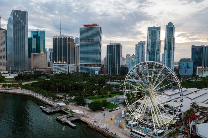 Downtown Miami (Ferris Wheel)